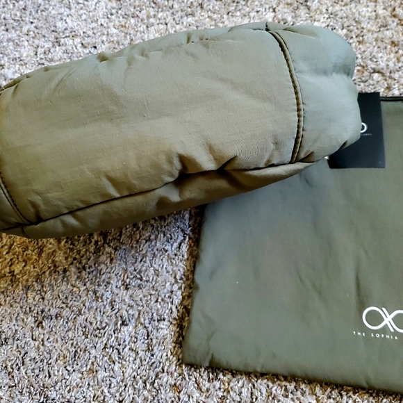 The Sophia Label Cosy Puffy Nylon Crossbody Bag in Pine- Olive Green - Picture 8 of 9